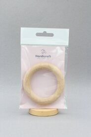 Hardicraft houten ring van ca. 12 mm dikte, diameter 7 cm.