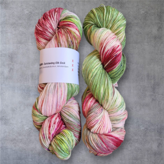 Mokum Outstanding Silk Sock - Cherry Berry