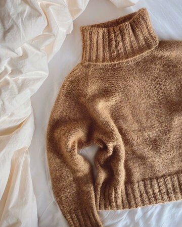 PetiteKnit - Caramel Sweater 