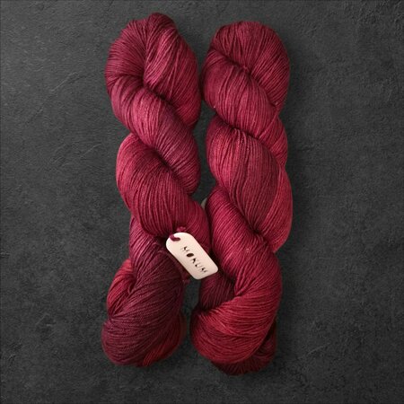 Mokum Silk Sock - Dark Red Velvet