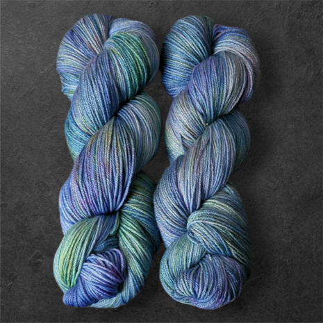 Mokum Outstanding Silk Sock - Blue Mother of Pearl