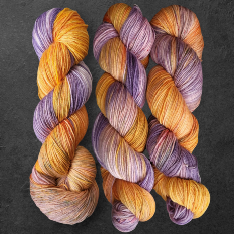 Mokum Outstanding Silk Sock - Veronika