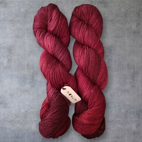 Mokum Silk Sock - Dark Red Velvet