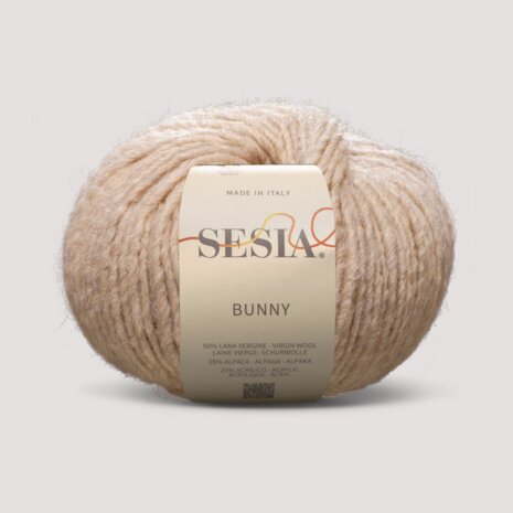 9053 Ecru Sesia Bunny - Hooks and Yarn